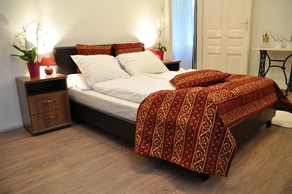 Green Terrace Apartment بودابست الغرفة الصورة